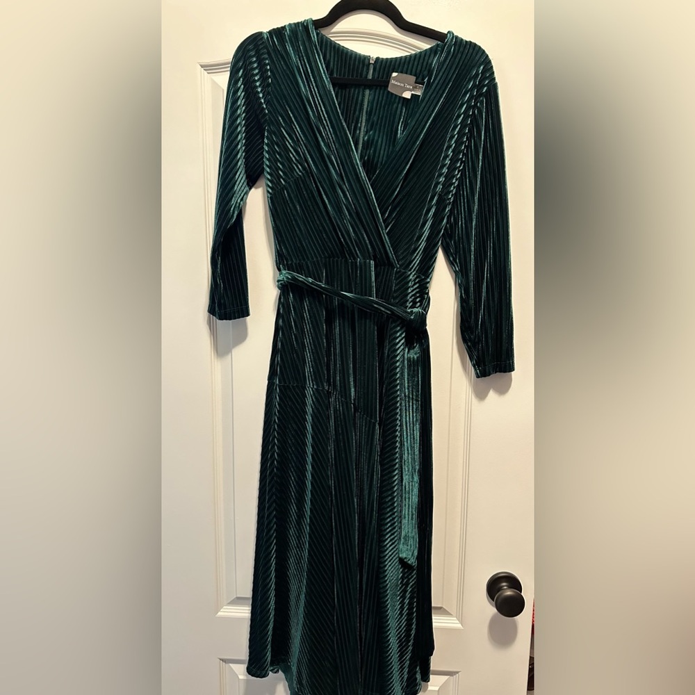 Size 6, dark green velvet dress, hits mid calf